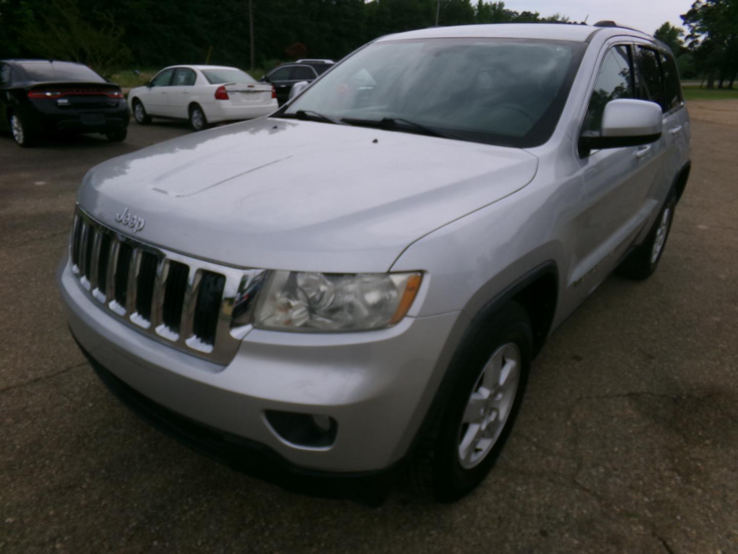 2011 Gray /Gray Jeep Grand Cherokee Laredo 2WD (1J4RS4GG4BC) with an 3.6L V6 DOHC 24V engine, 5-Speed Automatic transmission, located at 401 First NE, Bearden, AR, 71720, (870) 687-3414, 33.726528, -92.611519 - Photo#0